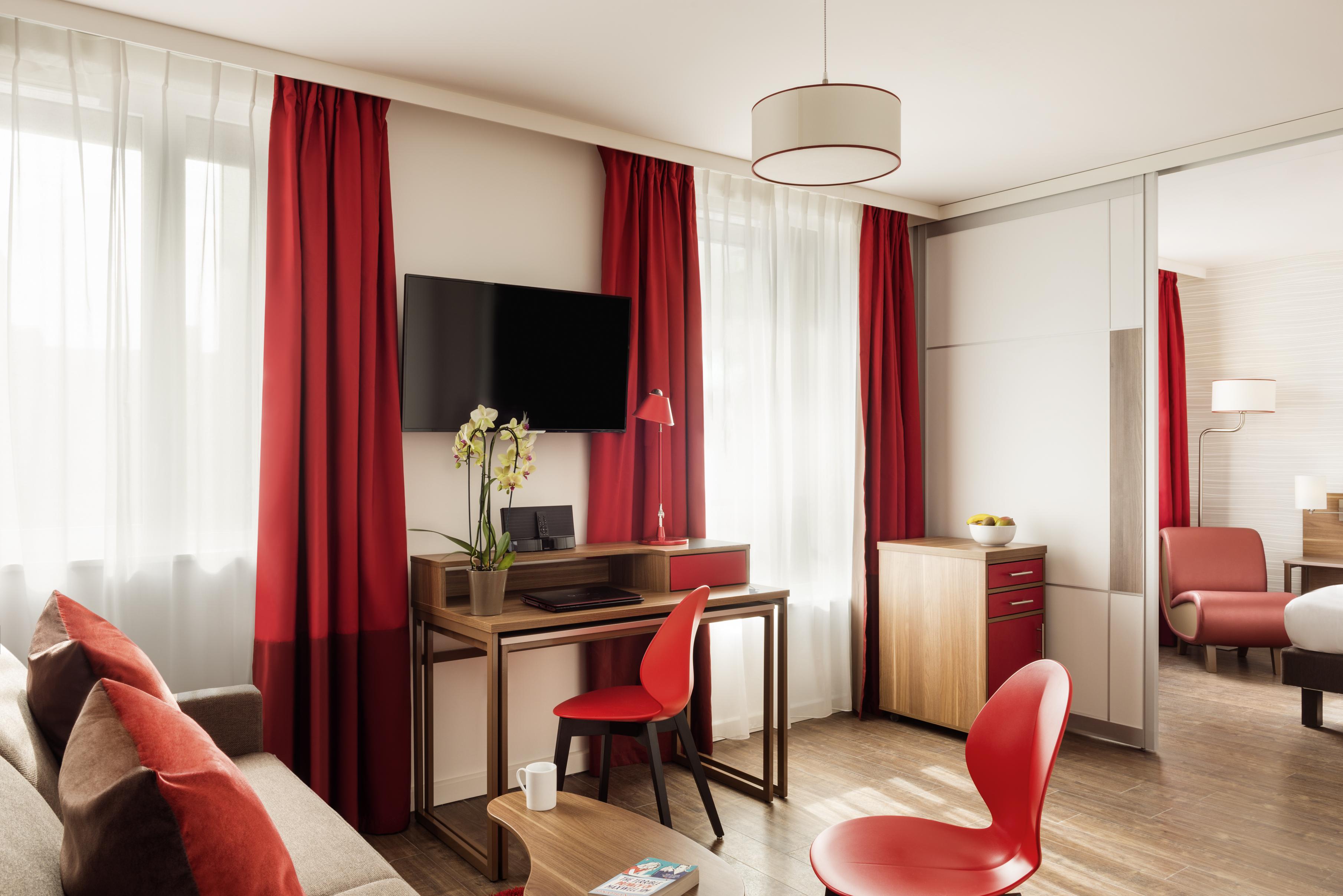 Aparthotel Adagio La Defense Курбевуа Экстерьер фото