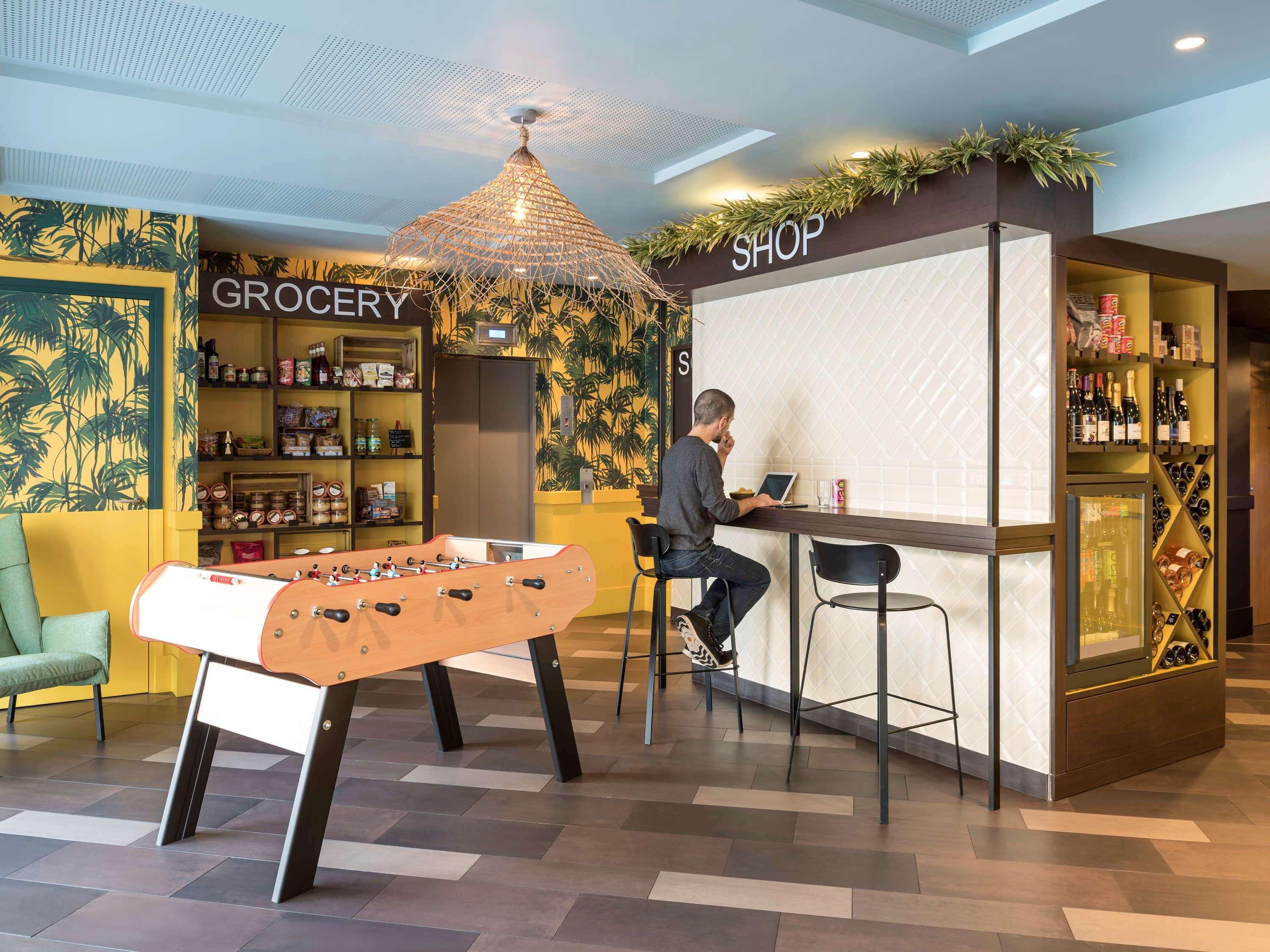 Aparthotel Adagio La Defense Курбевуа Экстерьер фото