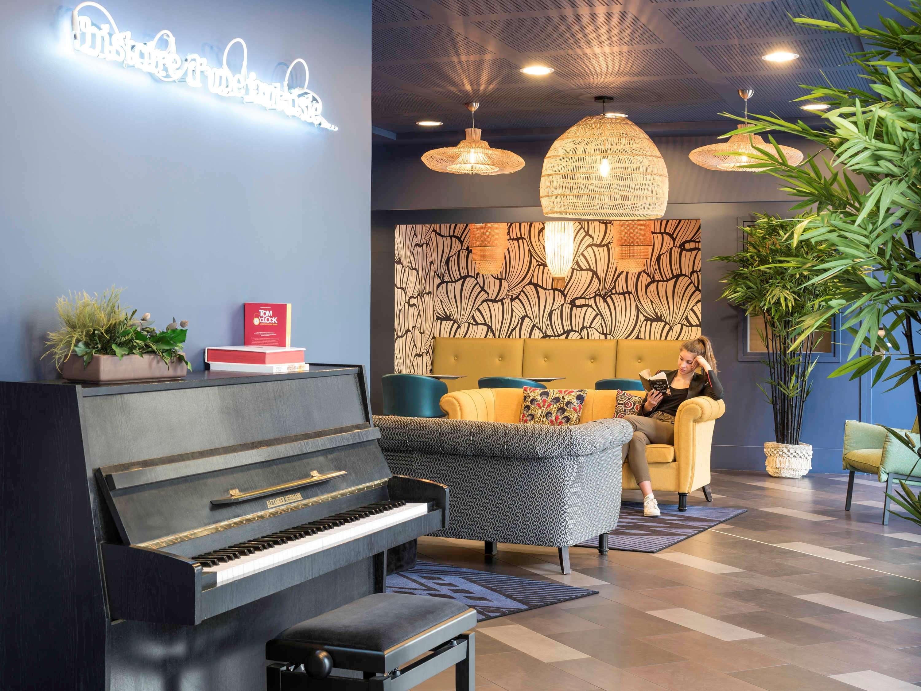 Aparthotel Adagio La Defense Курбевуа Экстерьер фото