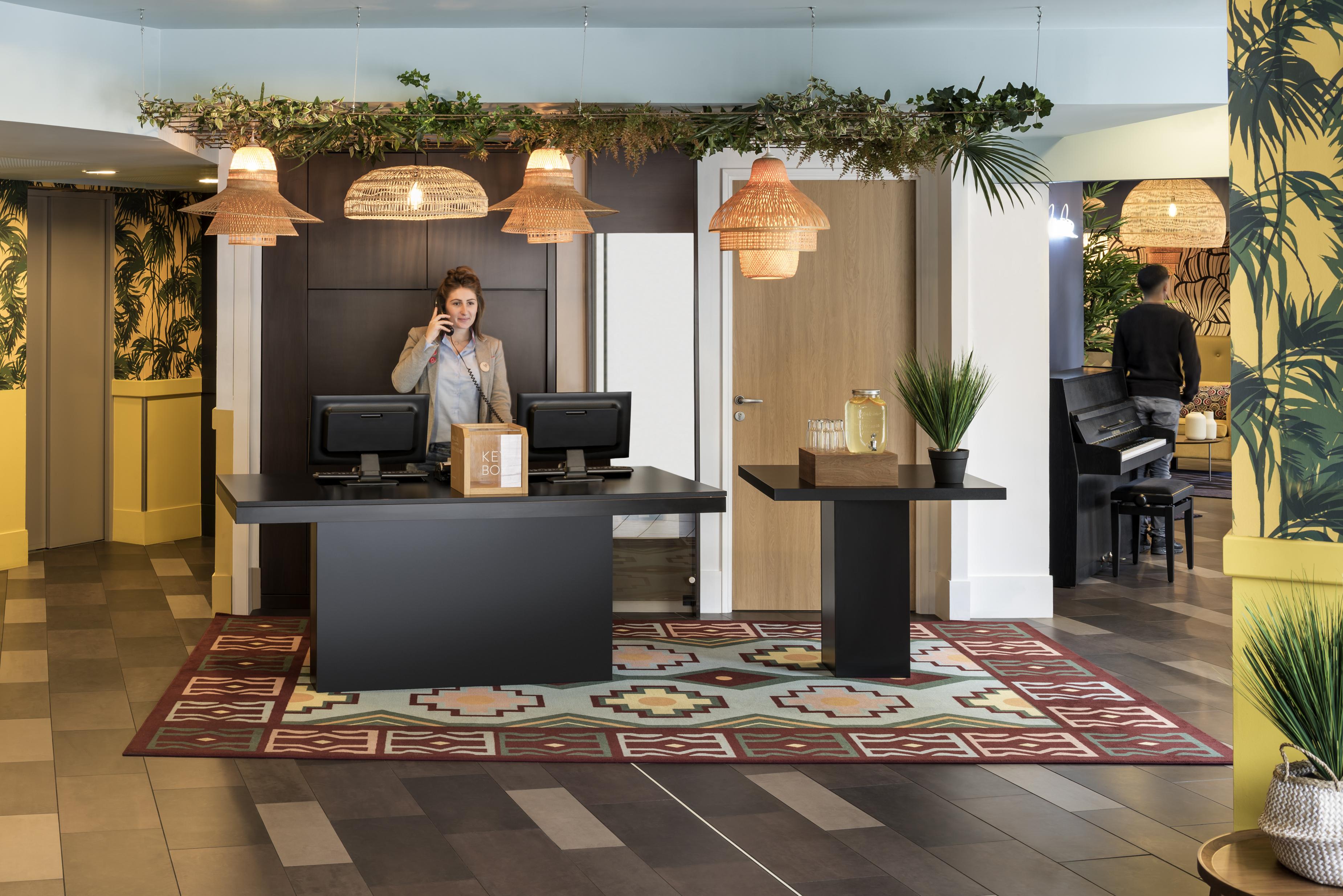 Aparthotel Adagio La Defense Курбевуа Экстерьер фото