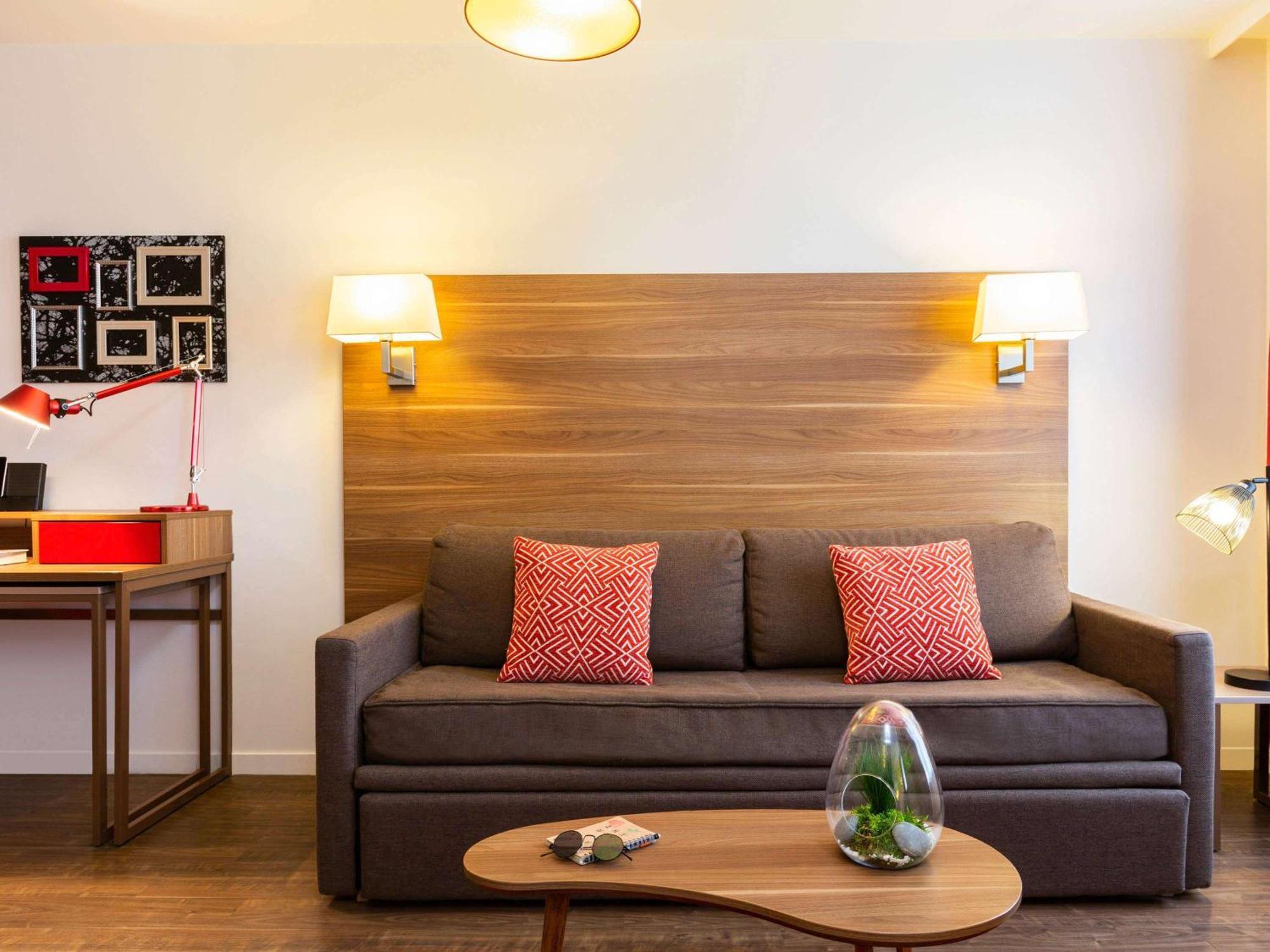Aparthotel Adagio La Defense Курбевуа Экстерьер фото